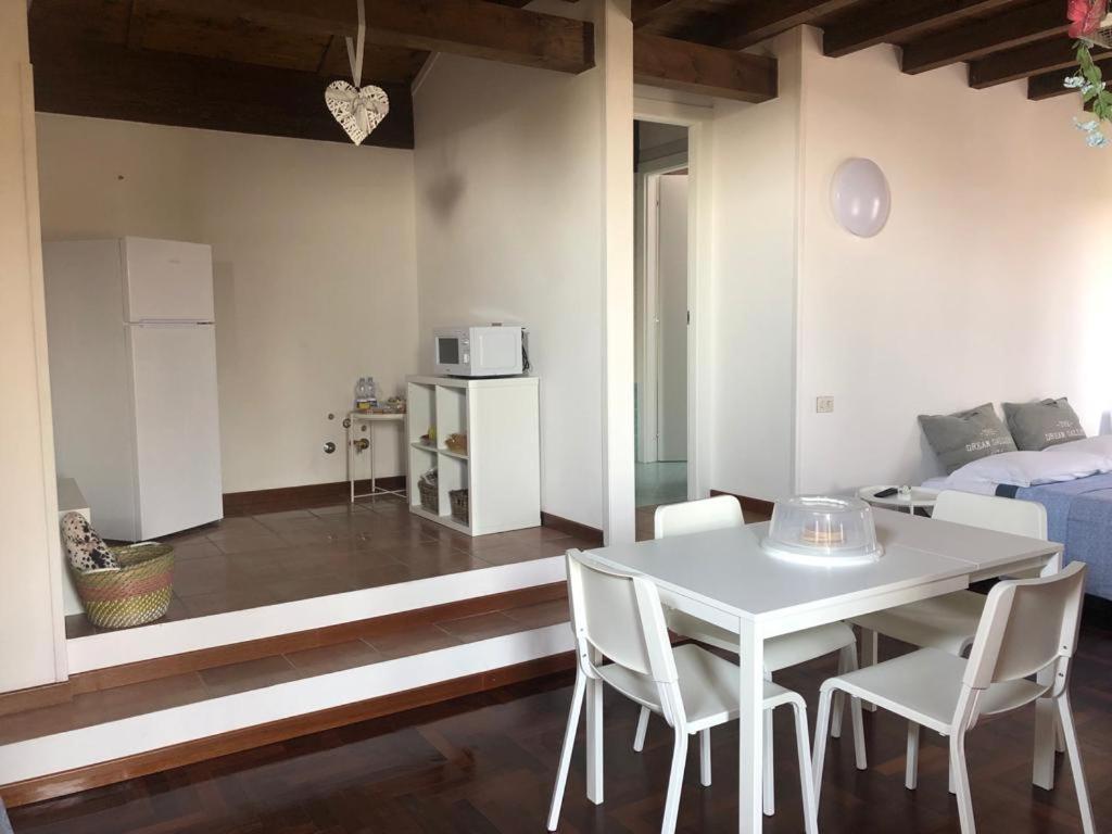 Attico By Marconi 11 Bed & Breakfast Besozzo ภายนอก รูปภาพ